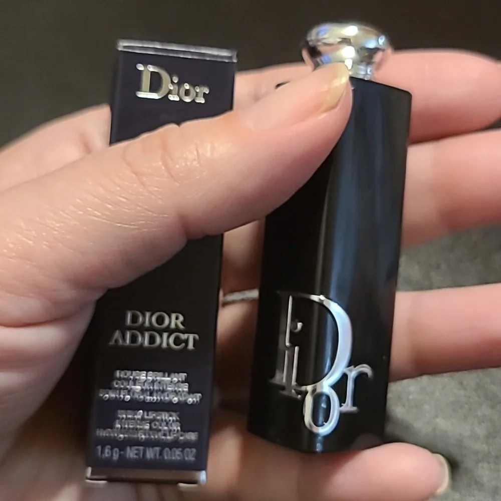 Dior Addict Rouge Brilliant Shine Lipstick -527 Atelier (Refillable)